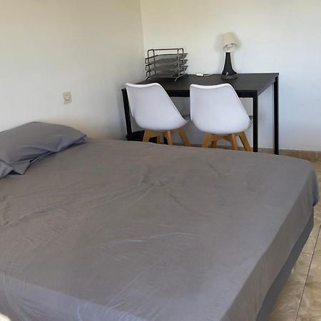 Chambre Nouveau Saint-Roch มงต์เปอลิเยร์ ภายนอก รูปภาพ