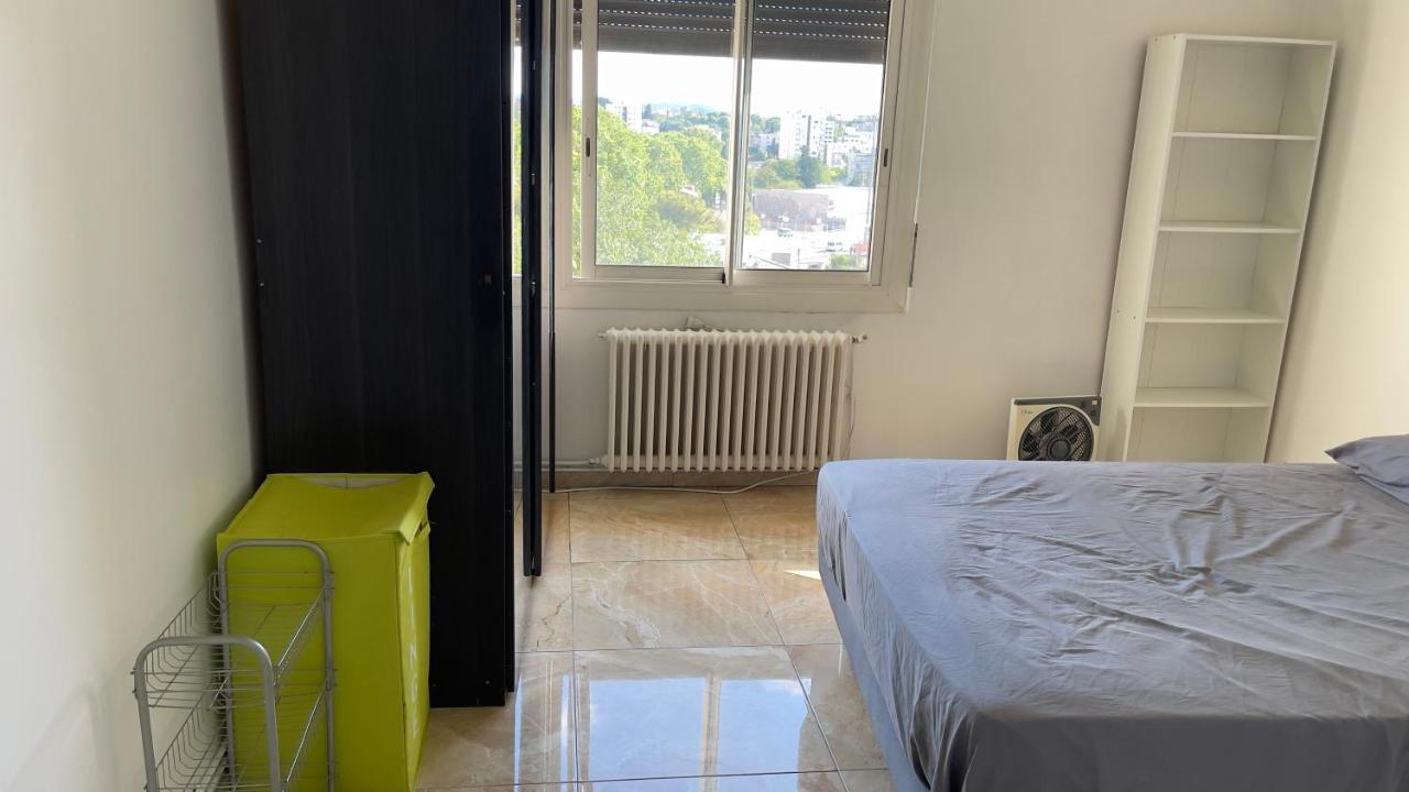 Chambre Nouveau Saint-Roch มงต์เปอลิเยร์ ภายนอก รูปภาพ
